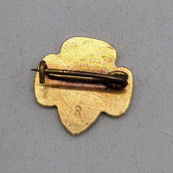 1940s Girl Scout WWII War Service Bureau Red Trefoil Enamel Vintage Brooch Pin - Picture 2 of 3